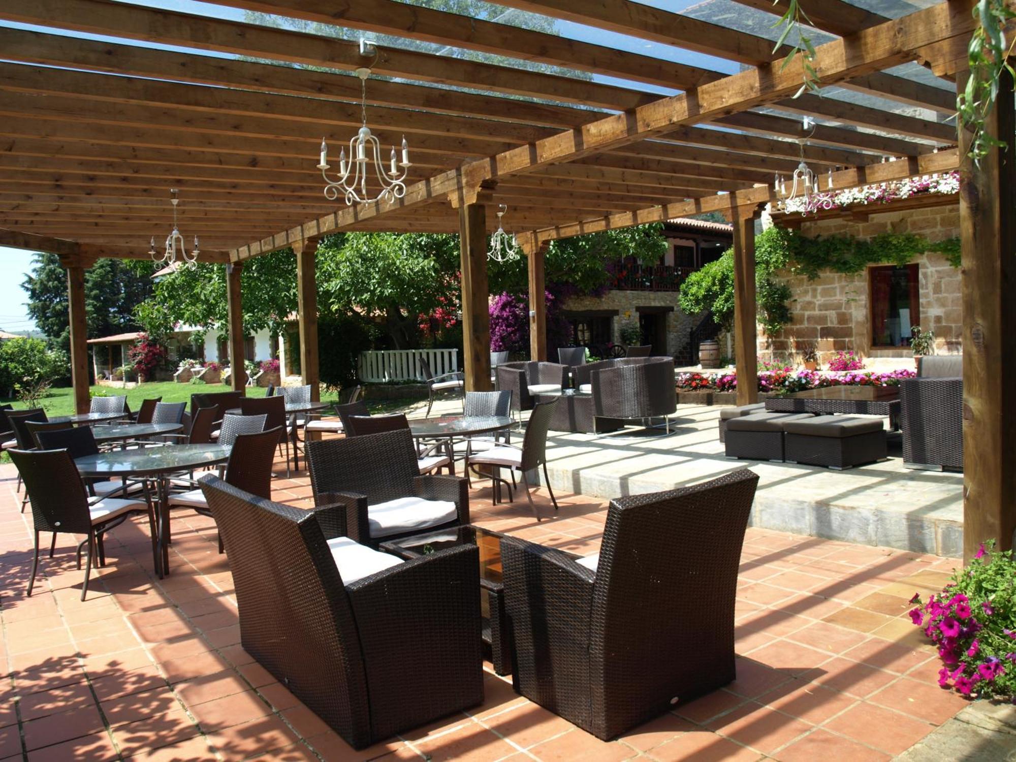 Hosteria El Pomar Novales Luaran gambar