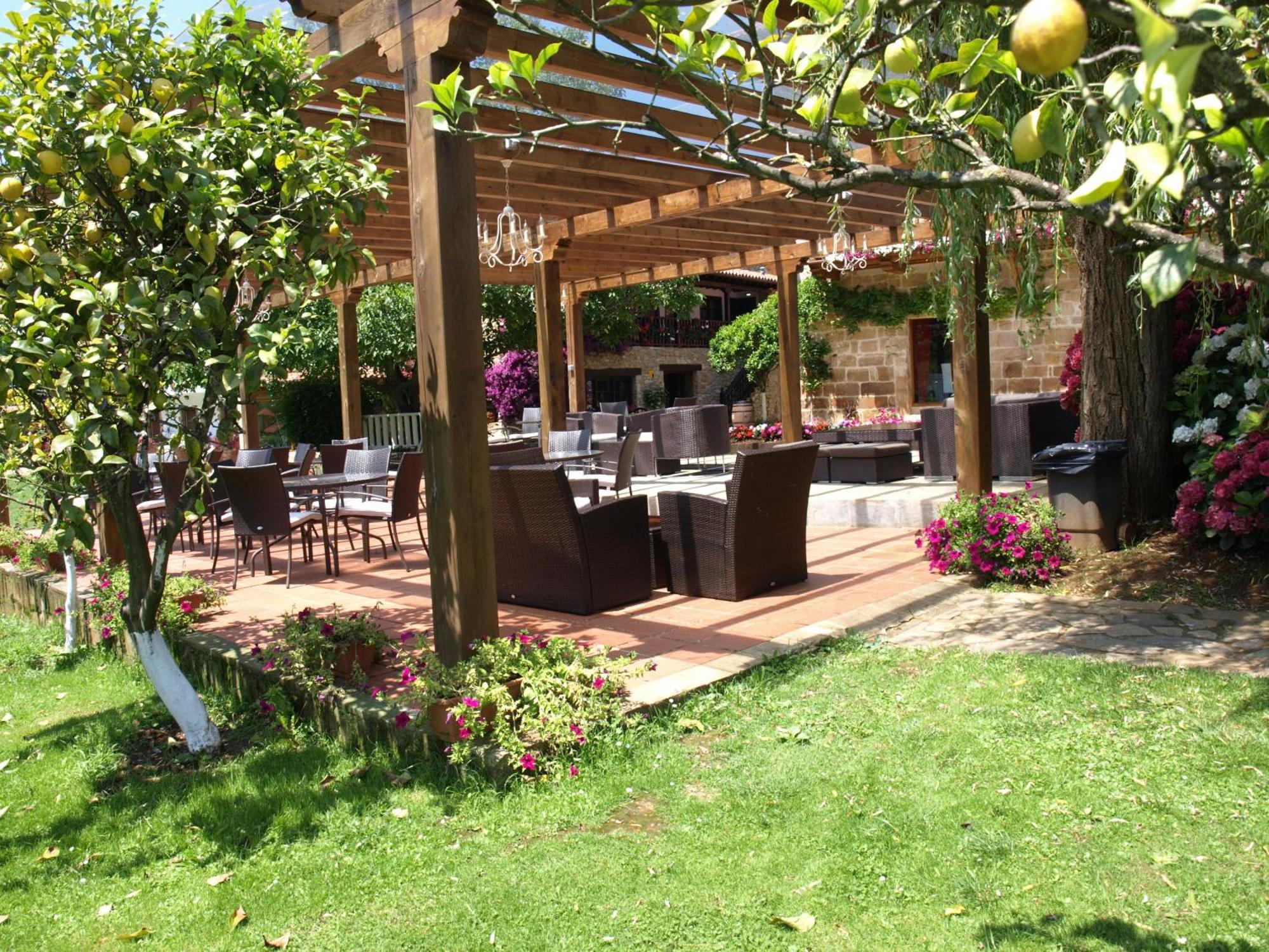 Hosteria El Pomar Novales Luaran gambar